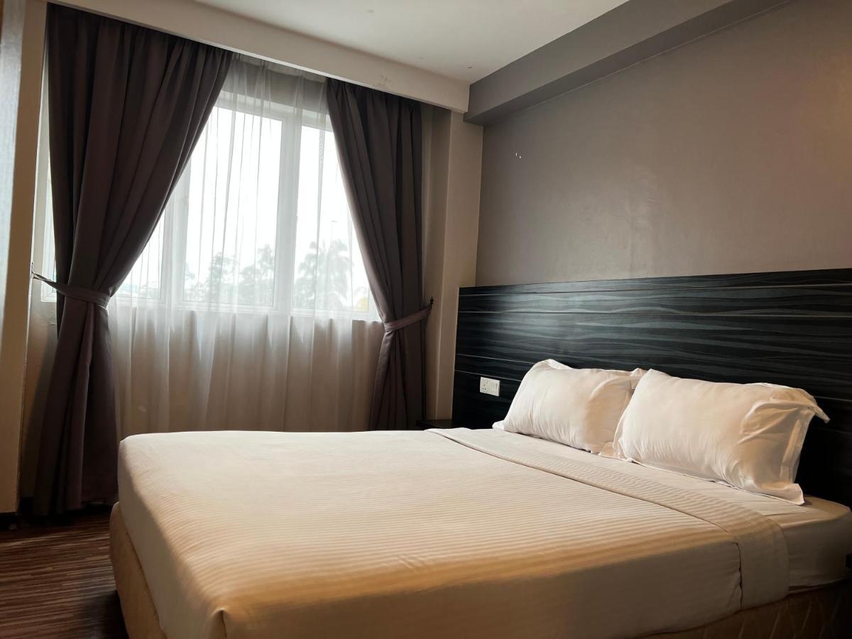 Signature Hotel Kuantan Exteriör bild