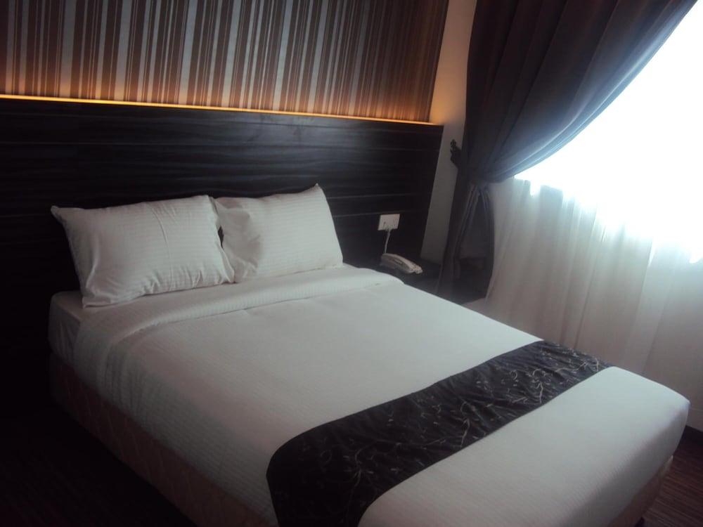 Signature Hotel Kuantan Exteriör bild